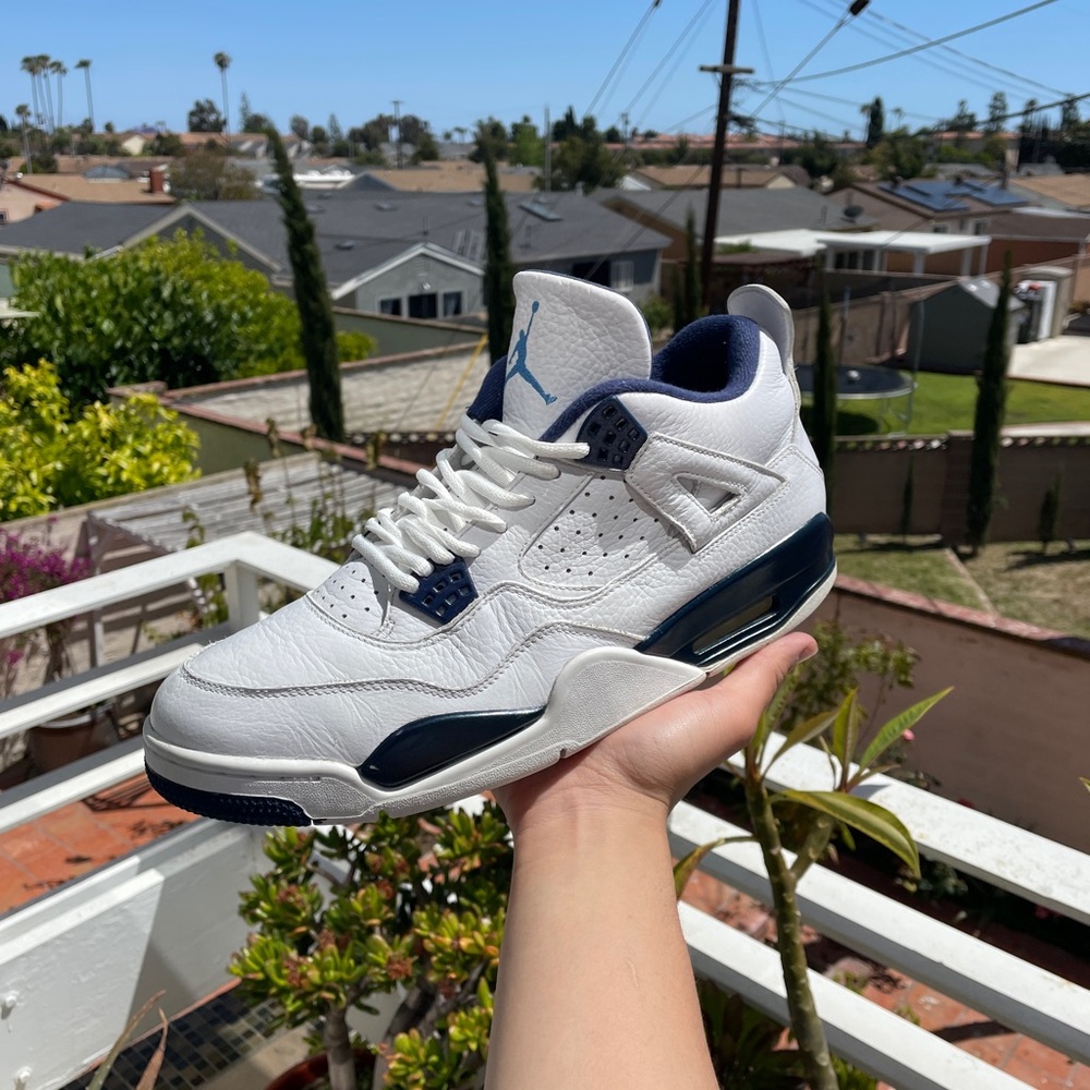 SOLD✅✅ - Jordan 4 Retro 'Columbia' - Size 11.5